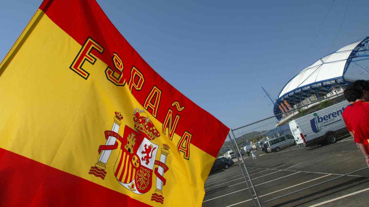 Spagna Bandiera (LaPresse)