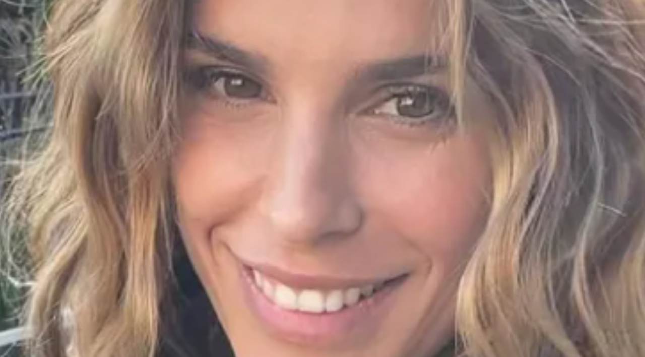 Elisabetta Canalis si mostra così: non può farne a meno, la sua più grande passione Elisabetta Canalis si mostra così: non può farne a meno, la sua più grande passione