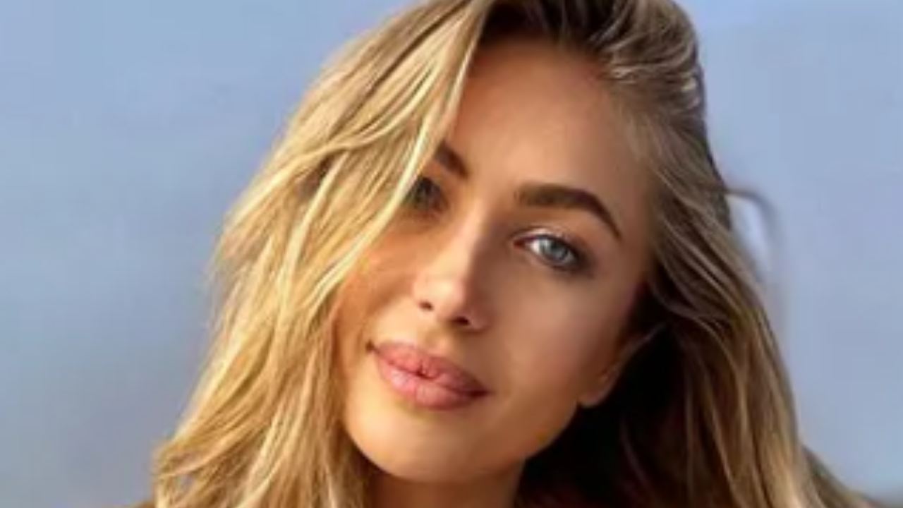 Laura Cremaschi, capelli al vento e forme perfette: la guardano tutti Laura Cremaschi, capelli al vento e forme perfette: la guardano tutti
