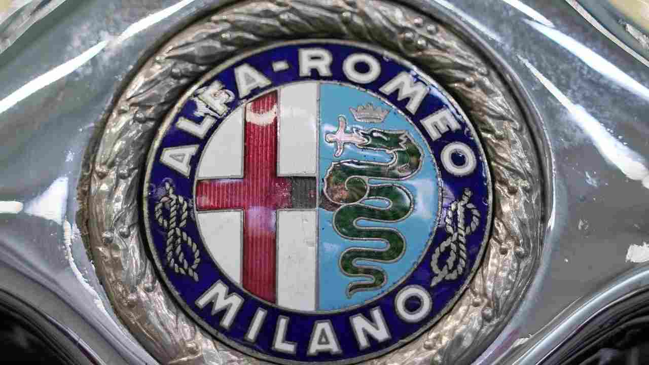 L’Alfa Romeo esagera: la Stelvio è un monolocale più che una macchina (Video)