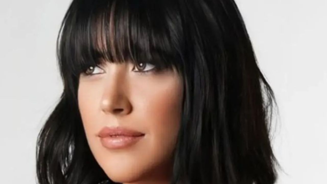 Claudia Ruggeri, una bomba il decolleté esplode tutto, visione da