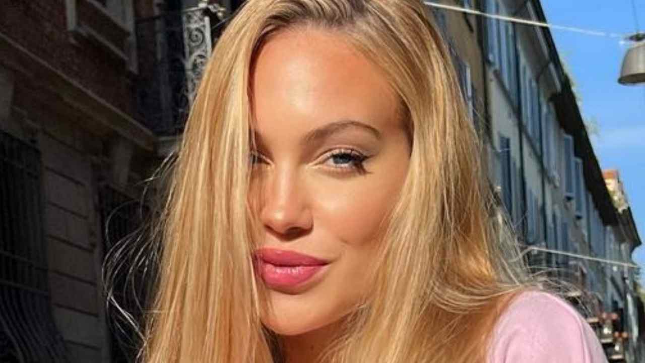 Taylor Mega, sguardo provocante e seno strabordante è bellissima » Juve Dipendenza Taylor Mega, sguardo provocante e seno strabordante è bellissima » Juve Dipendenza
