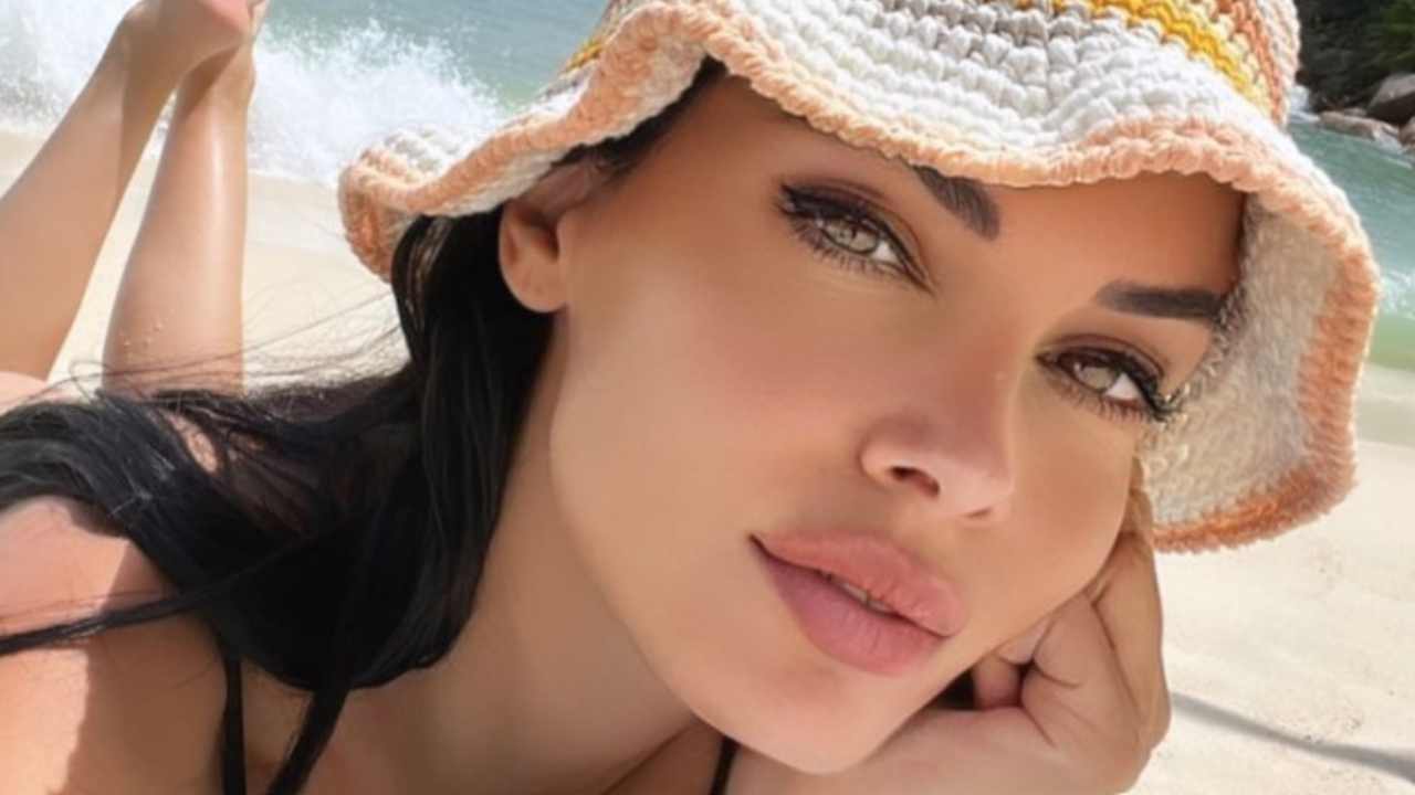 Michela Quattrociocche, la Catwoman di Roma impazza: così esageri Michela Quattrociocche, la Catwoman di Roma impazza: così esageri