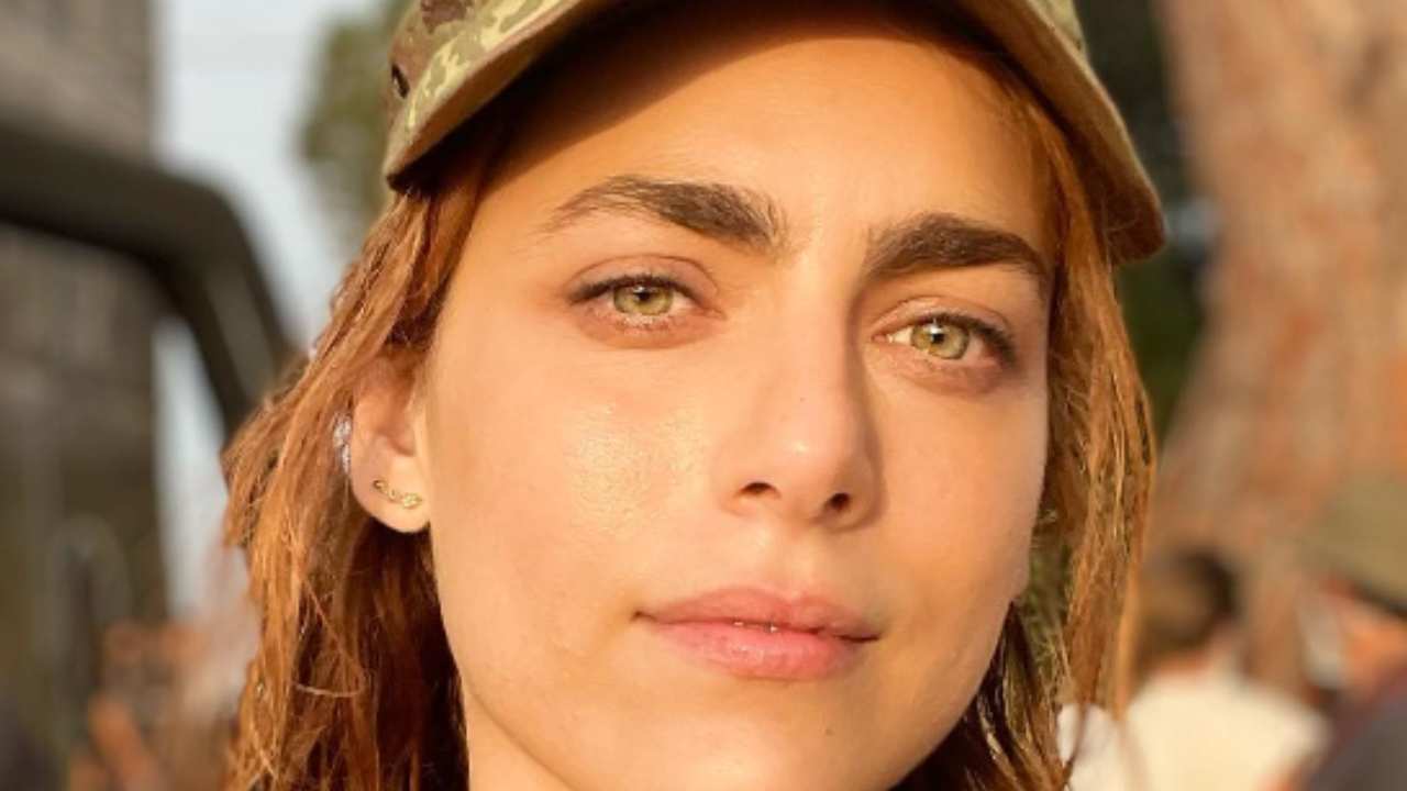Miriam Leone la maglietta si rompe incidente bollente esce tutto