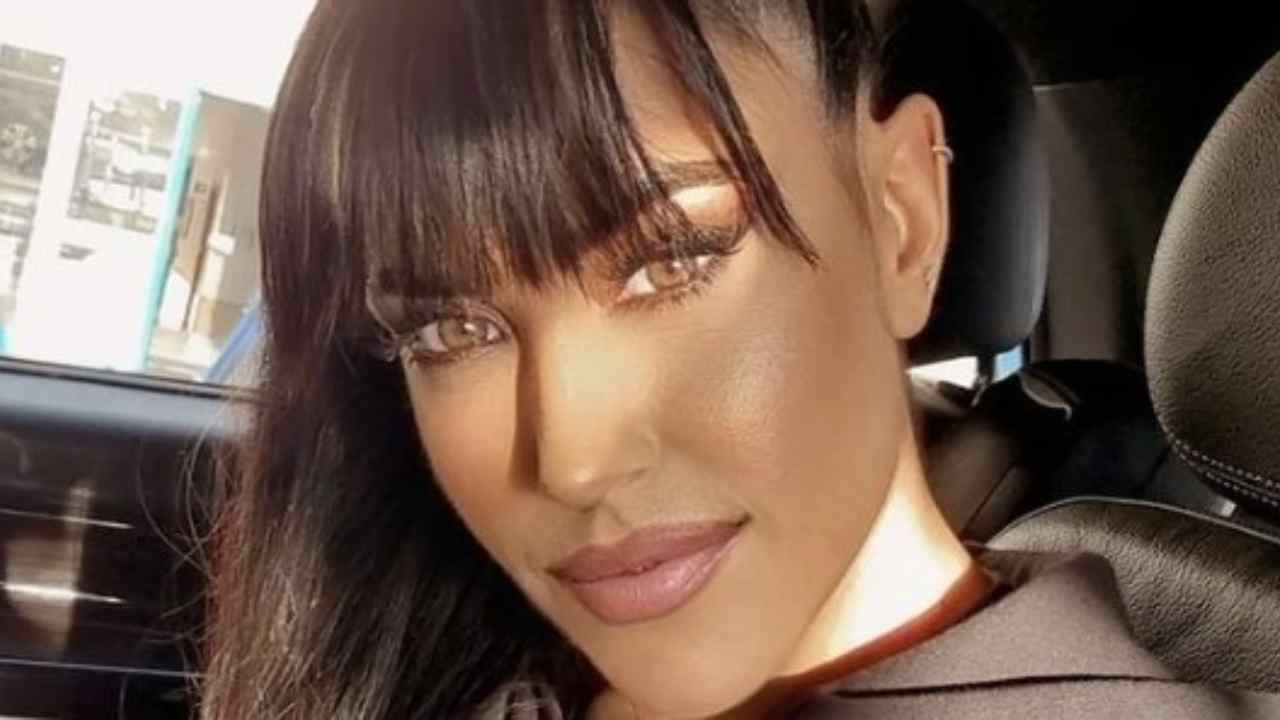Claudia Ruggeri, Avanti Un Altro si fa bollente: così mi fai impazzire Claudia Ruggeri, Avanti Un Altro si fa bollente: così mi fai impazzire