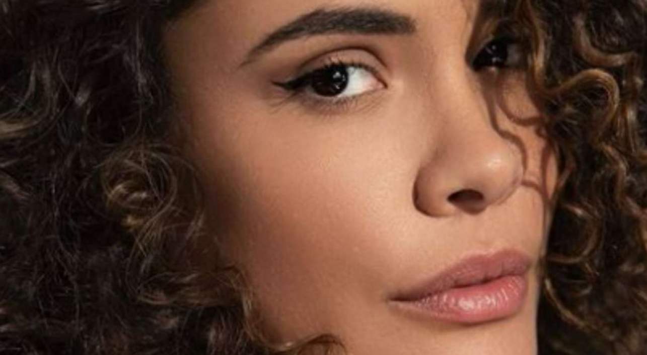 Martina Hamdy, la poltrona si fa rovente: posa osé e fan impazziti Martina Hamdy, la poltrona si fa rovente: posa osé e fan impazziti