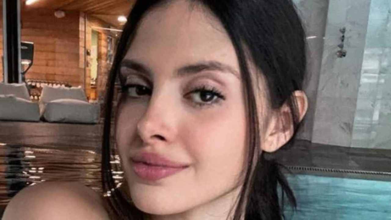 Martina Vismara va in giro per Milano così | le “bombe” esplodono!